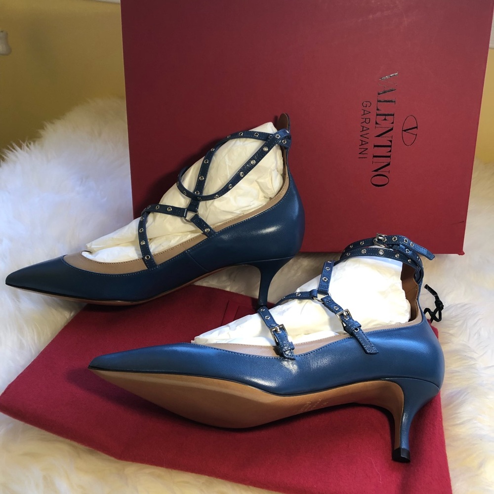 New authentic Valentino cage pumps